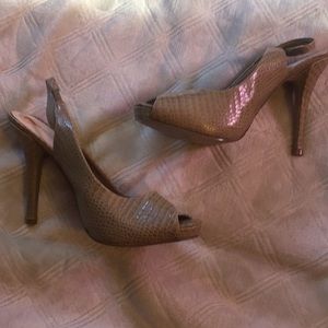Snake print Nine West peep toe shoes